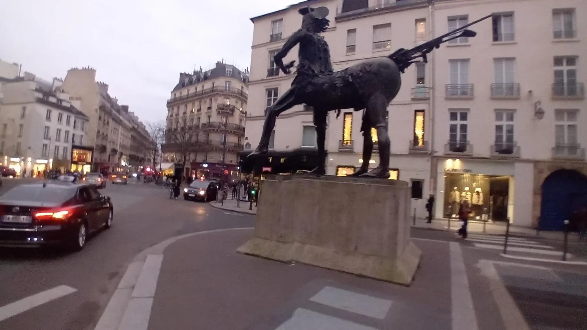 1 Minute Gare Montparnasse , Center, Awsome Place, Close To Eiffel Tour And Louvre Meusm , Front Metro Apartment
