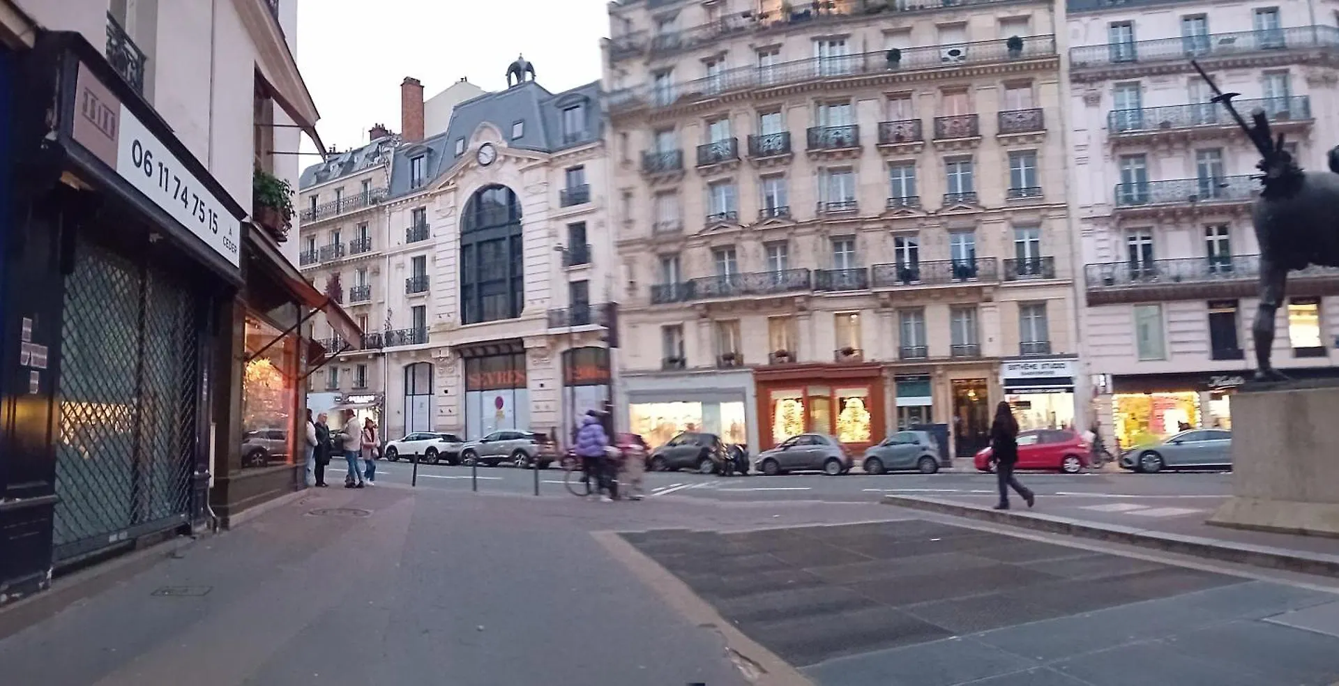 1 Minute Gare Montparnasse , Center, Awsome Place, Close To Eiffel Tour And Louvre Meusm , Front Metro Apartment *