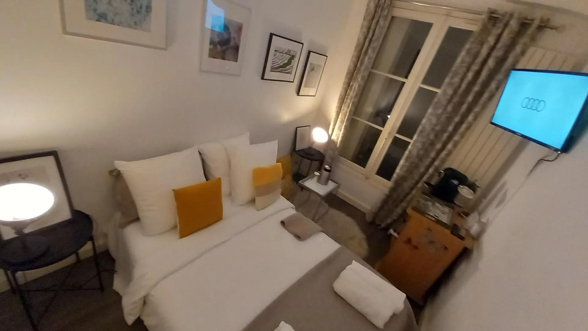 Appartement 1 Minute Gare Montparnasse , Center, Awsome Place, Close To Eiffel Tour And Louvre Meusm , Front Metro Paris