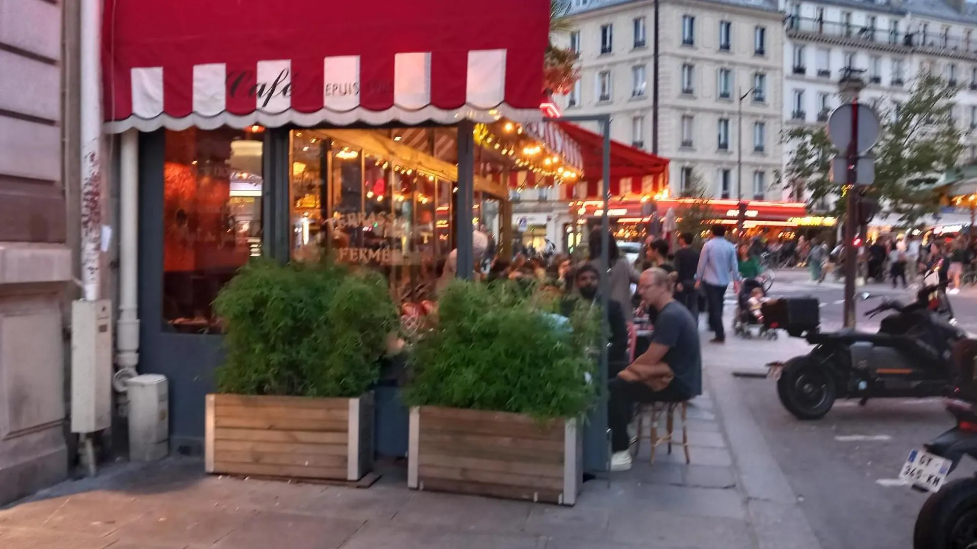 1 Minute Gare Montparnasse , Center, Awsome Place, Close To Eiffel Tour And Louvre Meusm , Front Metro Appartement