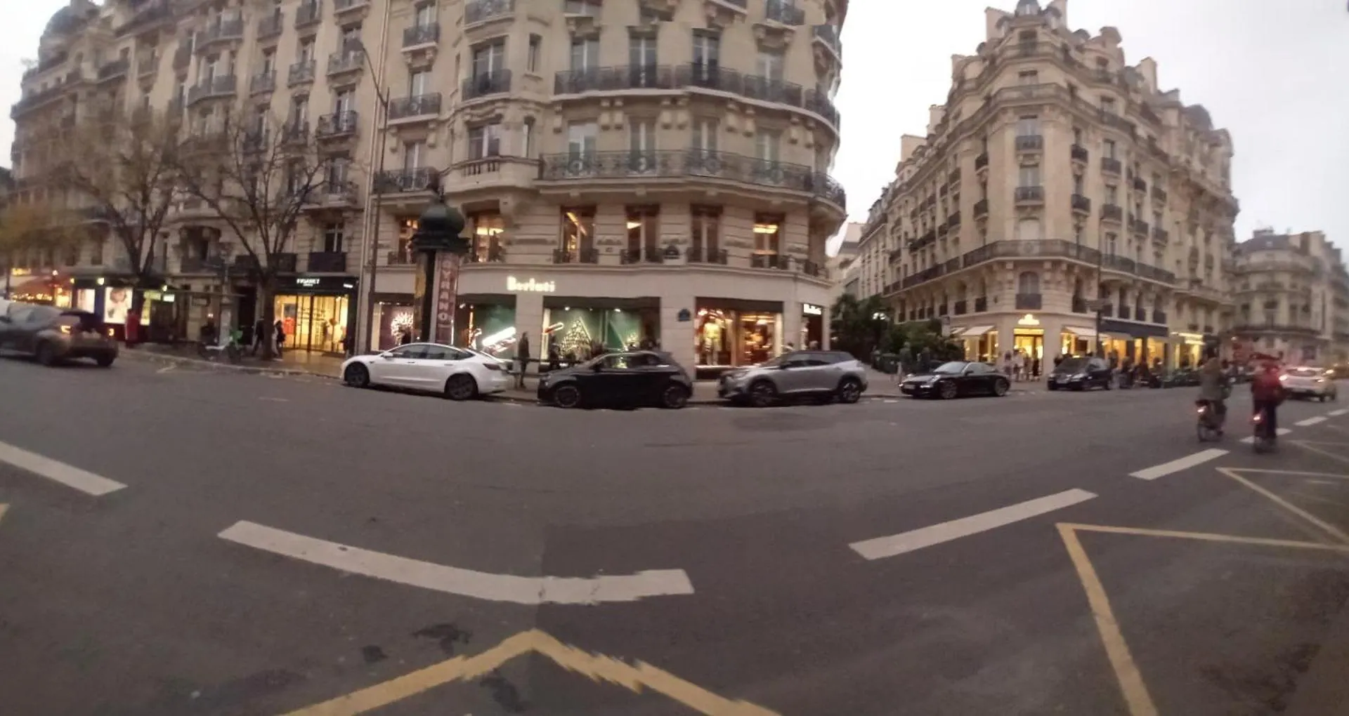 Appartement 1 Minute Gare Montparnasse , Center, Awsome Place, Close To Eiffel Tour And Louvre Meusm , Front Metro
